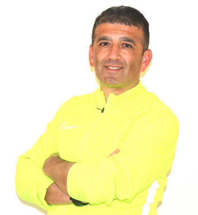 FUTBOL BİR TEMAŞE SANATI GİBİDİR.