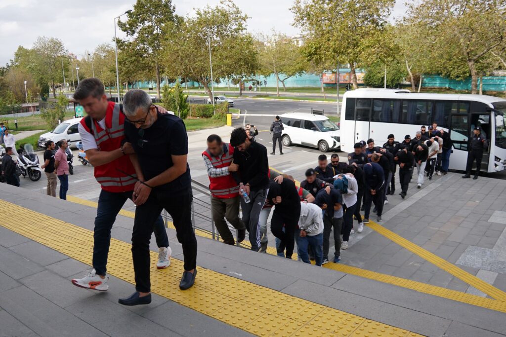 TEKİRDAĞ MERKEZ’Lİ 18 İL’DE DOLANDIRICILIK OPERASYONU: 984 MİLYONLUK VURGUN YAPAN ÇETE ÇÖKERTİLDİ!