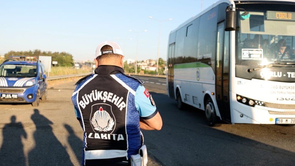 EMNİYET VE ZABITA GÜVENLİ ULAŞIM İÇİN SAHADA