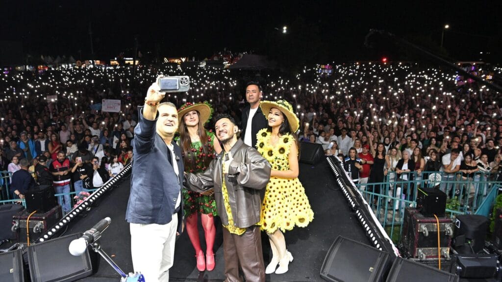 Kiraz Festivalinde Muhteşem Cumartesi