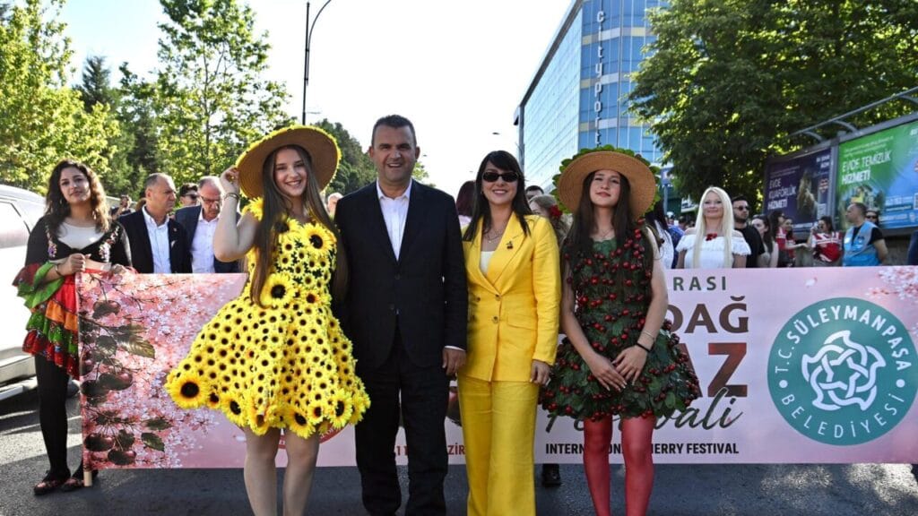 Kiraz Festivali Tekirdağ Turizmine ve Ekonomisine Çağ Atlattı