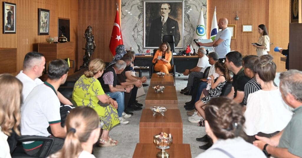 CANDAN BAŞKAN’DAN HALK GÜNÜ’NDE YÜZ YÜZE ÇÖZÜM MESAİSİ