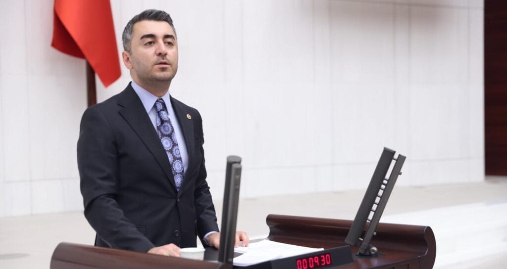 CHP’li Cem Avşar: “Daha Kaç Canımızı Riskli Yapılarda Kaybedeceğiz?”