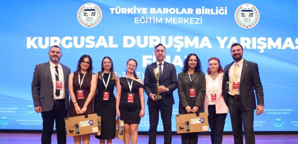 TEKİRDAĞ BAROSU KURGUSAL DURUŞMA YARIŞMASI’NDA TÜRKİYE BİRİNCİSİ