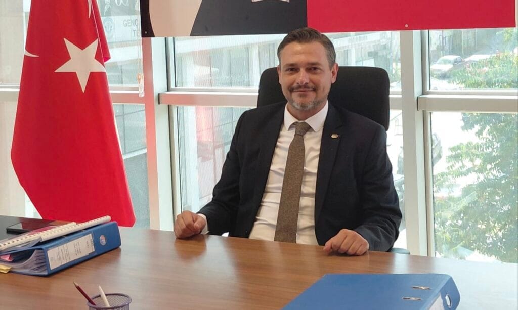 İL VE İLÇE KONGRELERİNE BELEDİYE GÖLGESİ DÜŞMEMELİ